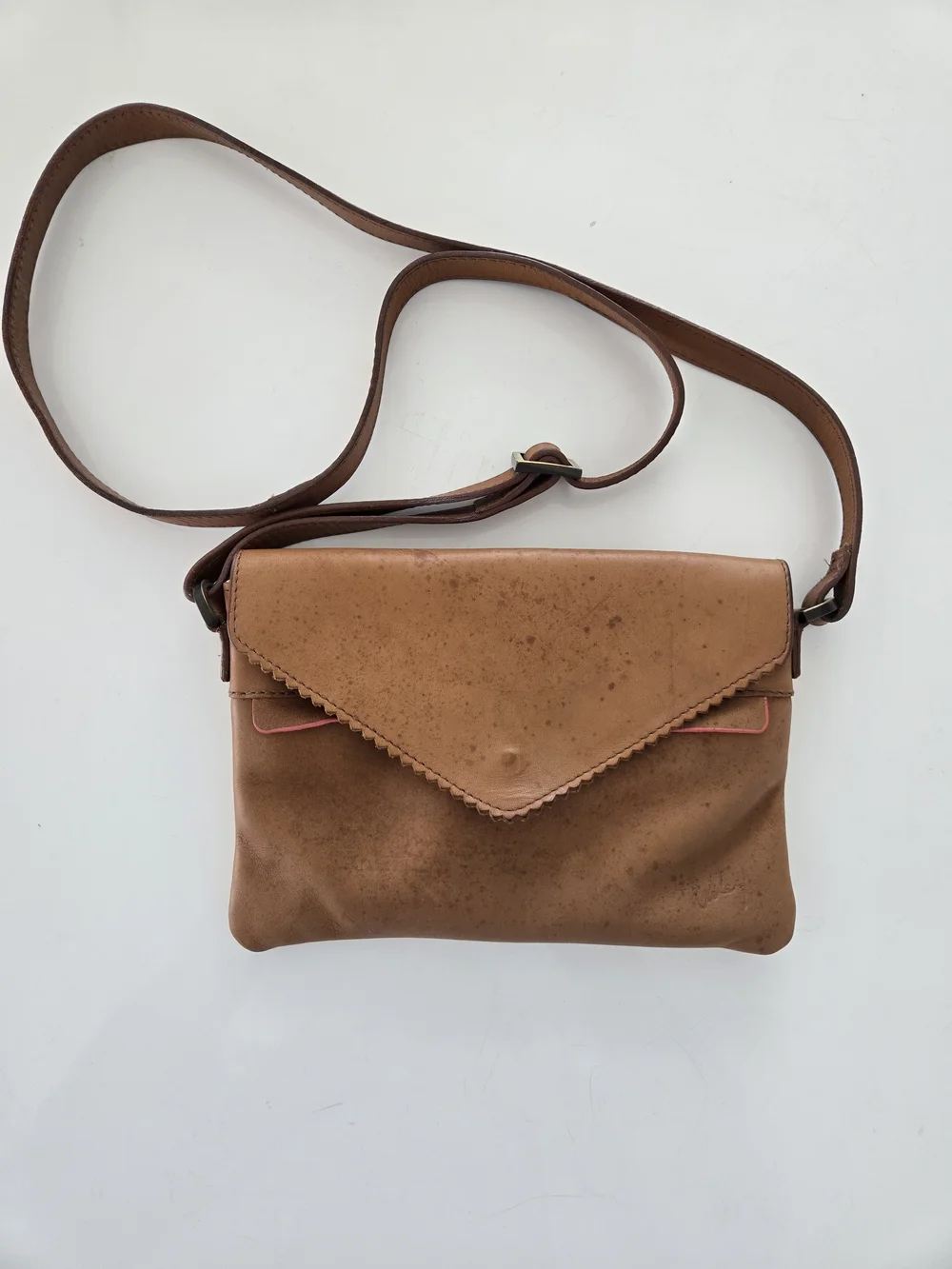 Classic Tan Leather Crossbody Envelope Bag with Pink Trim
